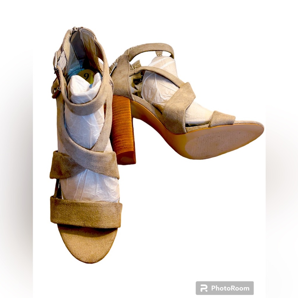 Suede Heels / new /